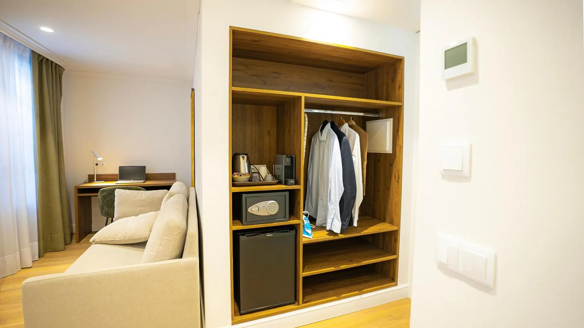 Casa Pince Hotel Barcelona 3*,
