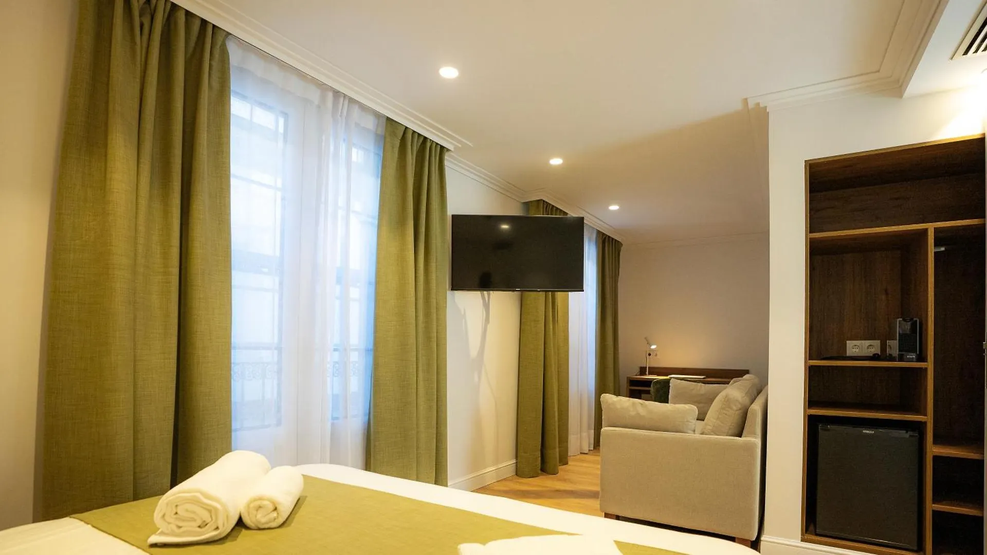***  Casa Pince Hotel Barcelona Spain
